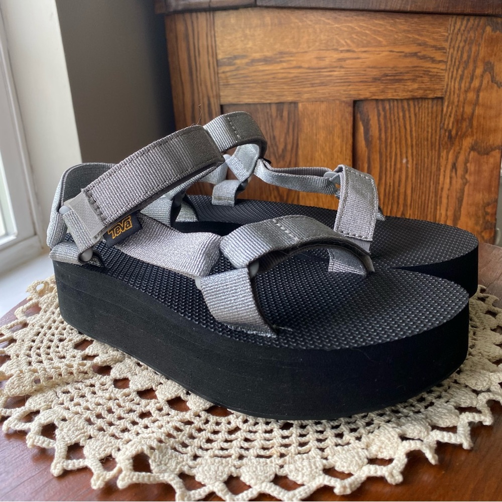 Teva Flatform Universal Wedge Platform Silver Sandals size 7 - Picture 10 of 14